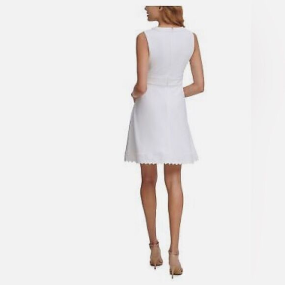 Kensie Sz 8 stretch embroidery detail zippered sleeveless v-neck cocktail dress - Picture 2 of 12